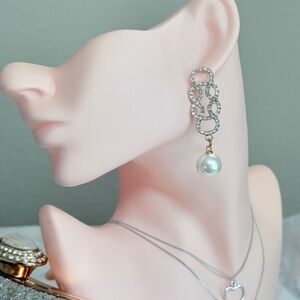 ⚜️ Vintage Design Gold and Pearl Drop Earrings